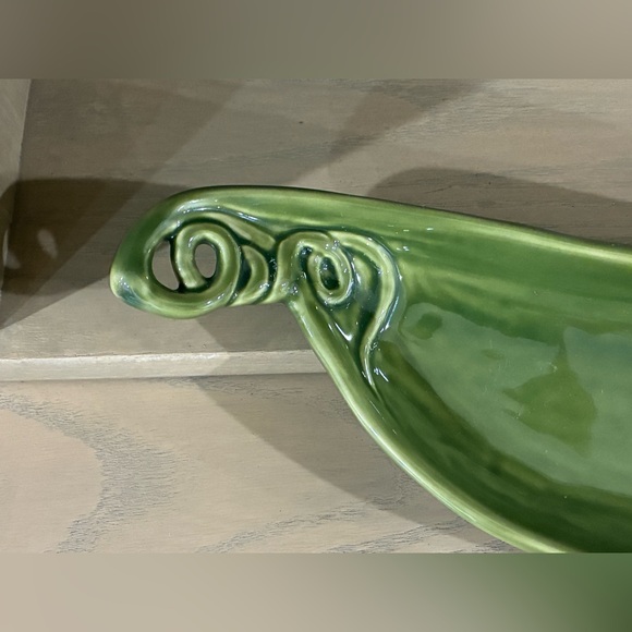 Pottery Barn Garden Crudite Pea Pod Serving Platter 19” - Picture 2 of 9